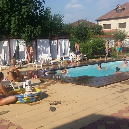 Casa Alba Hotel Râmnicu Vâlcea Buitenkant foto