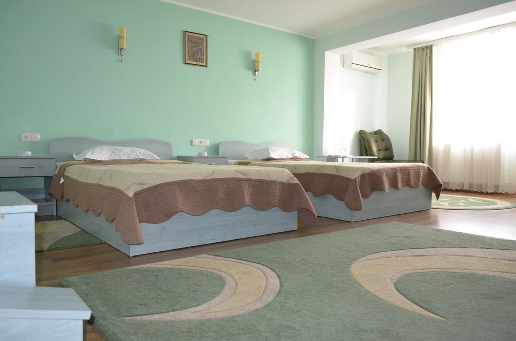 Casa Alba Hotel Râmnicu Vâlcea Buitenkant foto