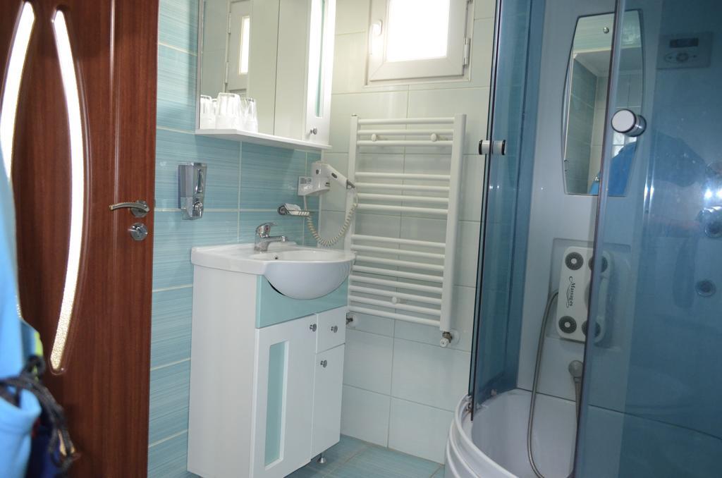 Casa Alba Hotel Râmnicu Vâlcea Buitenkant foto