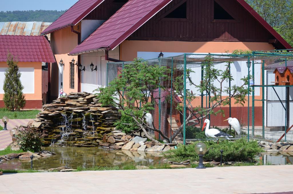 Casa Alba Hotel Râmnicu Vâlcea Buitenkant foto