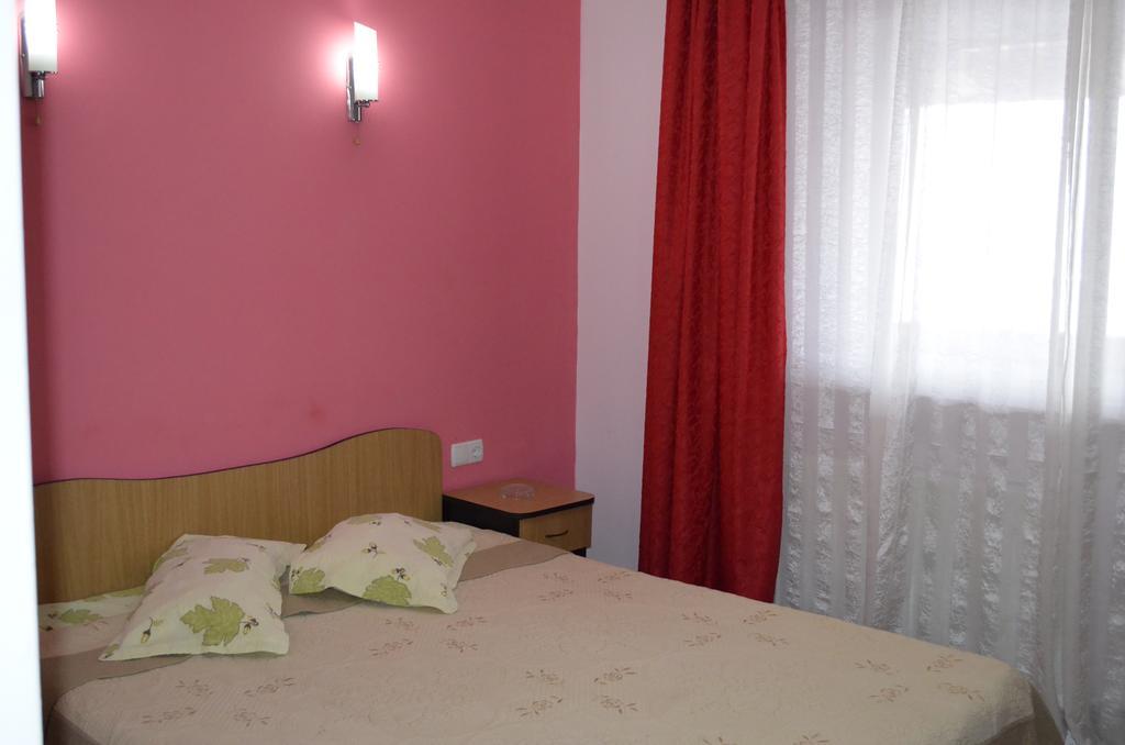 Casa Alba Hotel Râmnicu Vâlcea Buitenkant foto